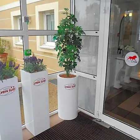 圣杰尼斯拉瓦尔皮埃尔贝尼特里昂南酒店 酒店 3*