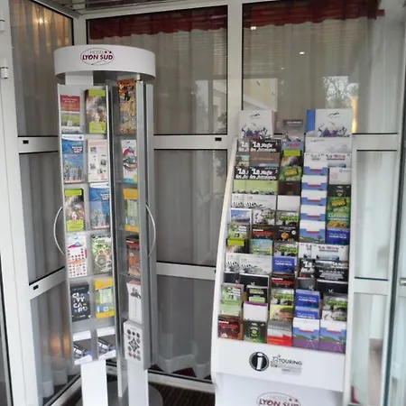 酒店 圣杰尼斯拉瓦尔皮埃尔贝尼特里昂南酒店 皮埃尔奔奈
