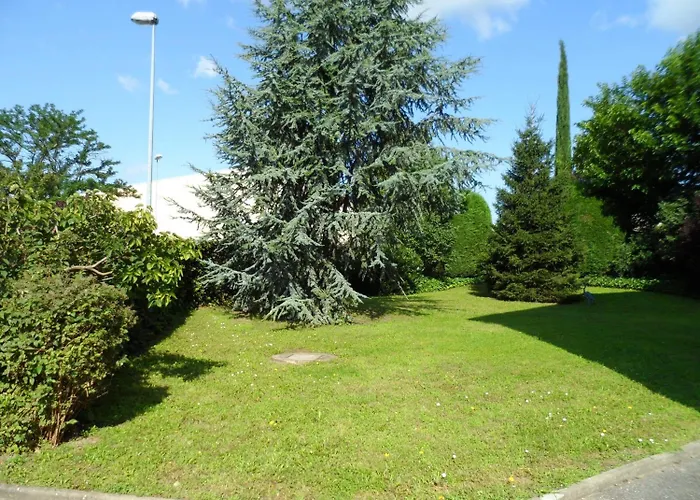 圣杰尼斯拉瓦尔皮埃尔贝尼特里昂南酒店 3*